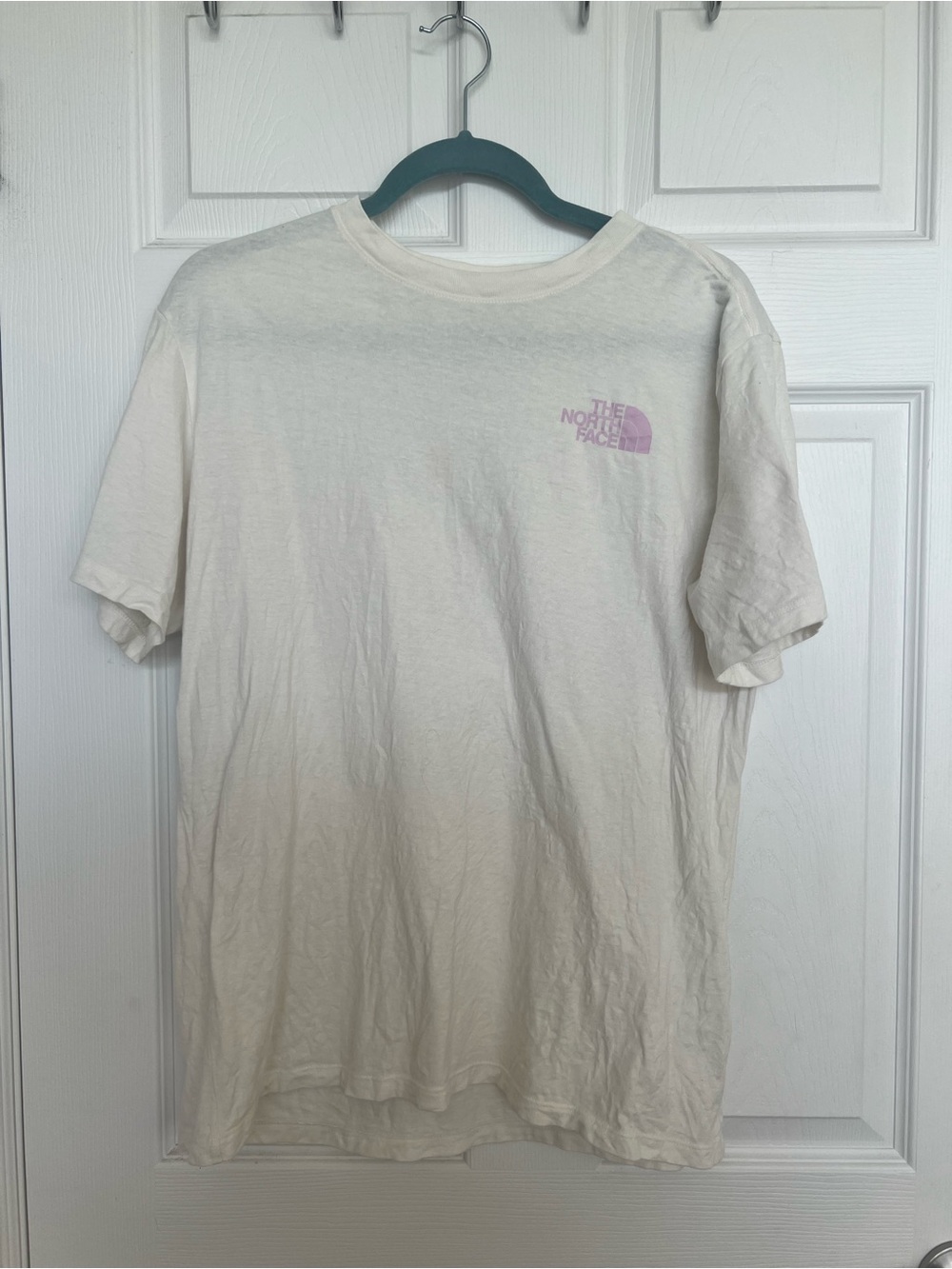 The North Face womenms Cream Logo T‑Shirt